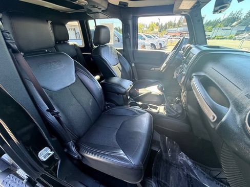 Used 2016 Jeep Wrangler Unlimited Sahara AWD/4WD image 30