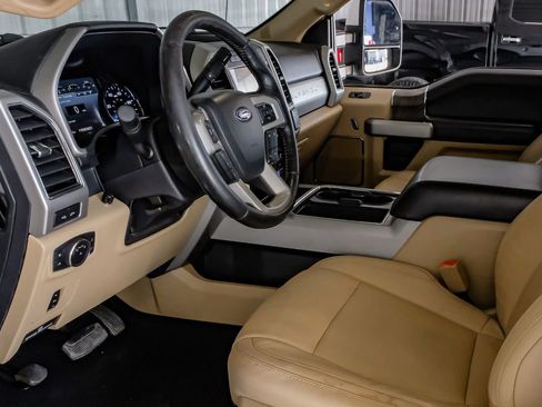 Used 2019 Ford F250 Lariat w/ Lariat Value Package image 14
