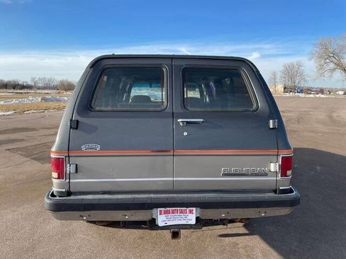 Used 1990 GMC Suburban 4WD image 6
