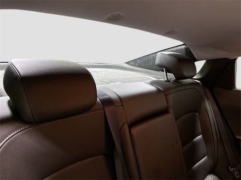 Used 2017 Chevrolet Malibu Premier image 28