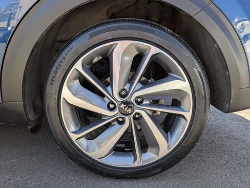 Used 2017 Kia Niro Touring w/ Advanced Technology Package FWD image 16