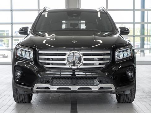 Used 2024 Mercedes-Benz GLB 250 w/ Exclusive Package image 11