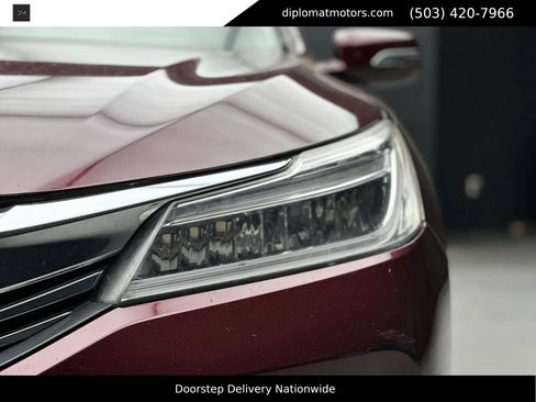 Used 2017 Honda Accord Touring image 13