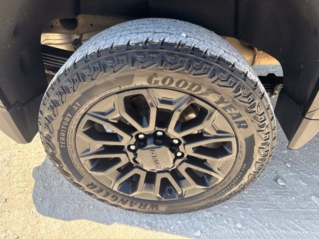 Used 2024 GMC Sierra 2500 Denali Ultimate w/ Snow Plow Prep/Camper Package AWD/4WD image 18