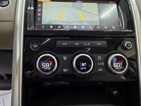 Used 2017 Land Rover Discovery HSE AWD/4WD image 36