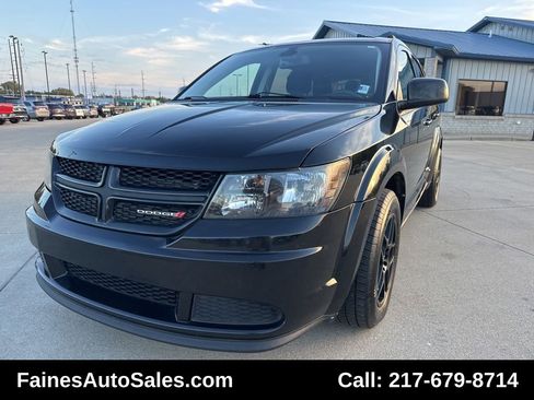 Used 2019 Dodge Journey SE image 1