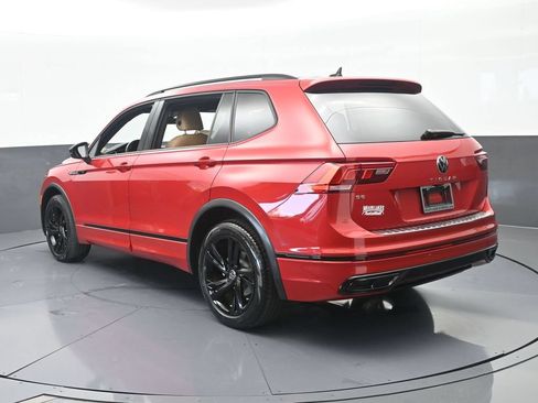 Used 2024 Volkswagen Tiguan SE R-Line FWD image 4