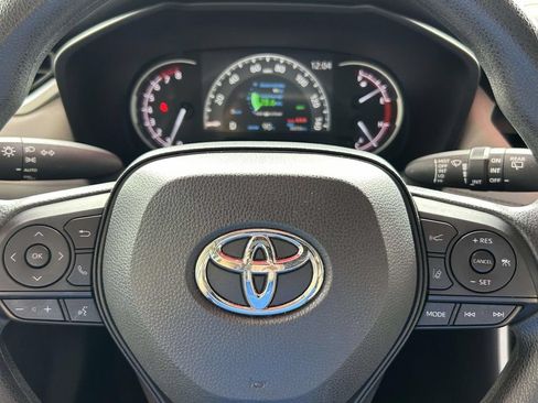 Used 2024 Toyota RAV4 XLE FWD image 28