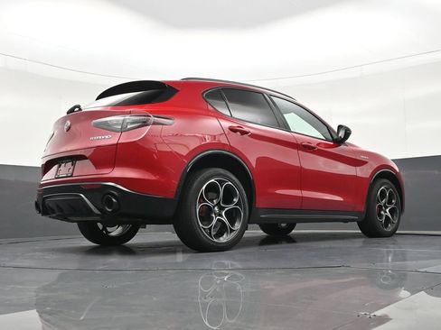 Used 2024 Alfa Romeo Stelvio Veloce AWD/4WD image 30