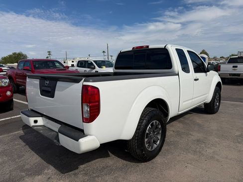 Used 2015 Nissan Frontier Desert Runner RWD image 11