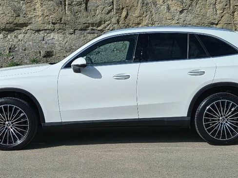 Used 2025 Mercedes-Benz GLC 300 image 4