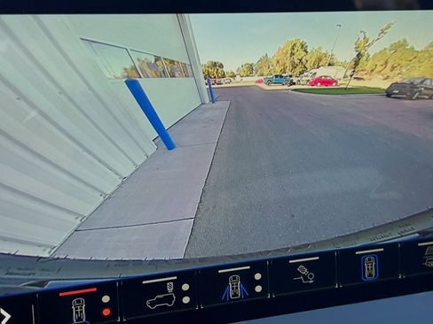 New 2025 GMC Hummer EV 2X image 17