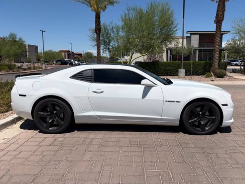 Used 2011 Chevrolet Camaro SS RWD image 2