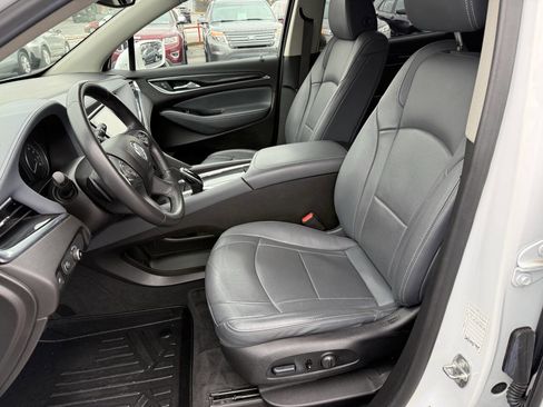 Used 2019 Buick Enclave Essence image 7