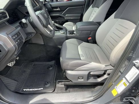 Used 2024 Toyota Tacoma TRD Sport image 17