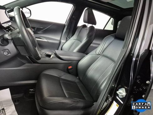 Used 2024 Toyota Venza Limited image 17