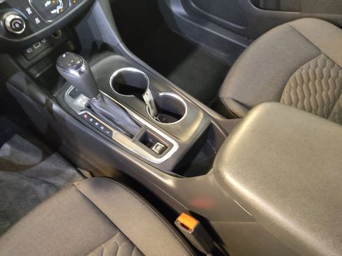 Used 2021 Chevrolet Equinox LT AWD/4WD image 26