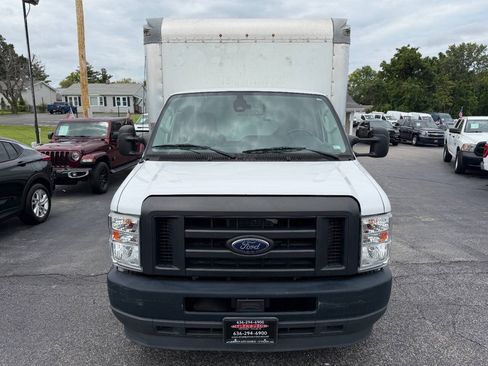Used 2022 Ford E-350 and Econoline 350 Super Duty RWD image 3