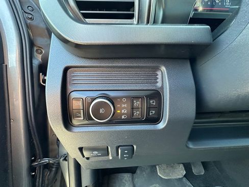 Used 2025 Ford F250 Platinum AWD/4WD image 3