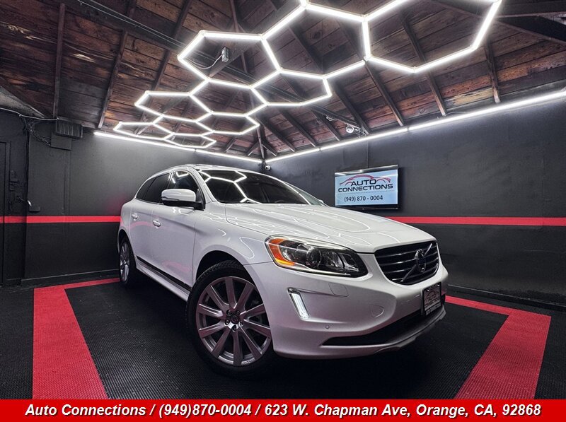 Used 2017 Volvo XC60 T5 Inscription w/ Preferred Option Package FWD image 1