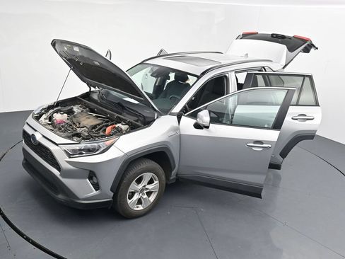 Used 2021 Toyota RAV4 XLE w/ Convenience Package AWD/4WD image 26