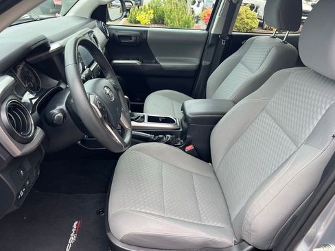 Certified 2020 Toyota Tacoma SR5 AWD/4WD image 14