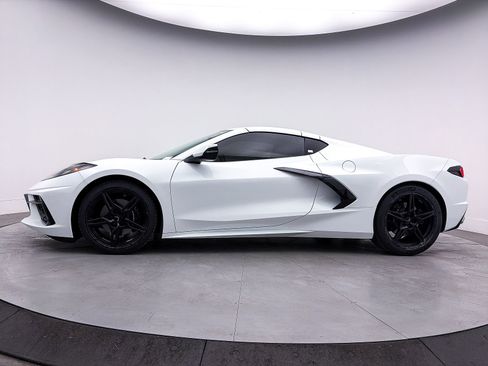 Used 2021 Chevrolet Corvette Stingray Coupe w/ Engine Appearance Package RWD image 38