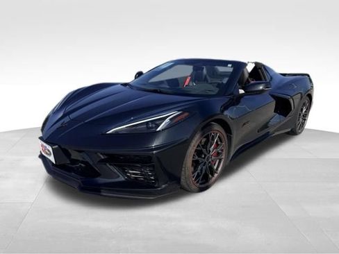 Used 2023 Chevrolet Corvette Stingray Premium Conv w/ Z51 Performance Package RWD image 3