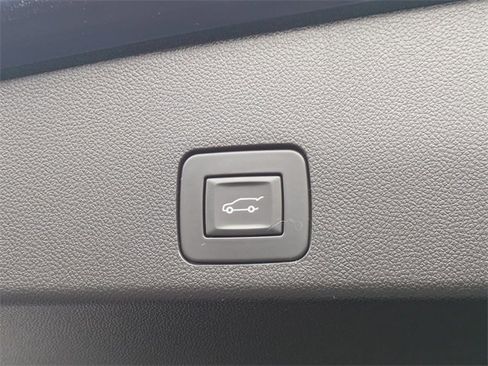 Used 2023 Buick Encore GX Essence w/ Experience Buick Package image 34