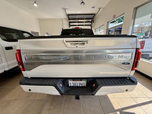 Used 2015 Ford F150 Platinum w/ Equipment Group 701A Luxury AWD/4WD image 8