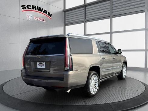 Used 2017 Cadillac Escalade ESV Platinum image 4