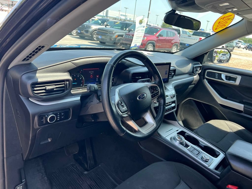 Used 2024 Ford Explorer XLT AWD/4WD image 18