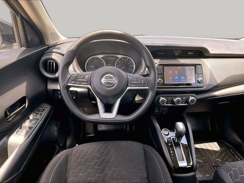 Used 2021 Nissan Kicks S FWD image 6