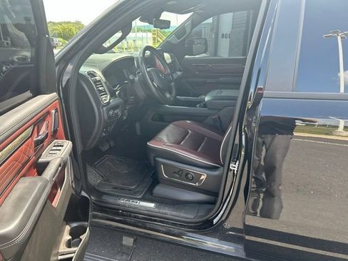 Used 2025 RAM 1500 Limited AWD/4WD image 9