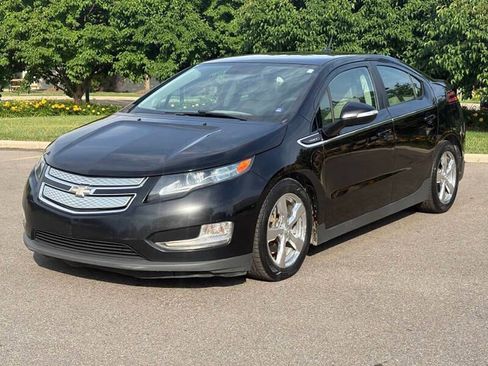 Used 2013 Chevrolet Volt Premium w/ Premium Trim Package image 2