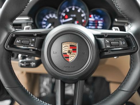 Certified 2026 Porsche Macan AWD/4WD image 17