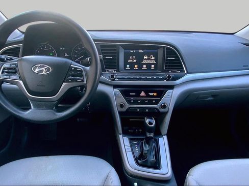 Used 2018 Hyundai Elantra SEL FWD image 16