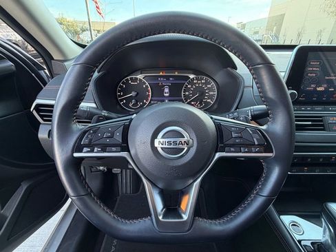 Used 2020 Nissan Altima 2.5 SR w/ Premium Package image 11