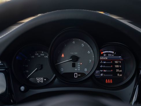 Certified 2025 Porsche Macan S AWD/4WD image 9