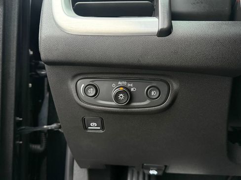 Used 2020 GMC Terrain SLT w/ Preferred Package image 16