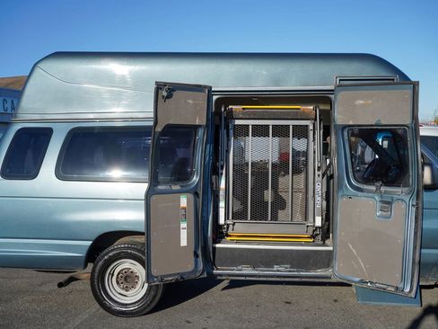 Used 2014 Ford E-350 and Econoline 350 Extended Super Duty w/ Power Group RWD image 18