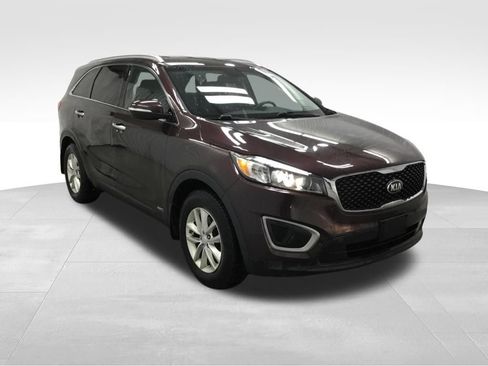 Used 2016 Kia Sorento AWD w/ LX Convenience Package image 3