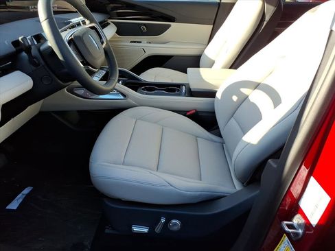 New 2026 Lincoln Nautilus Premier image 12