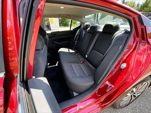 Used 2023 Nissan Altima 2.5 SV AWD/4WD image 15
