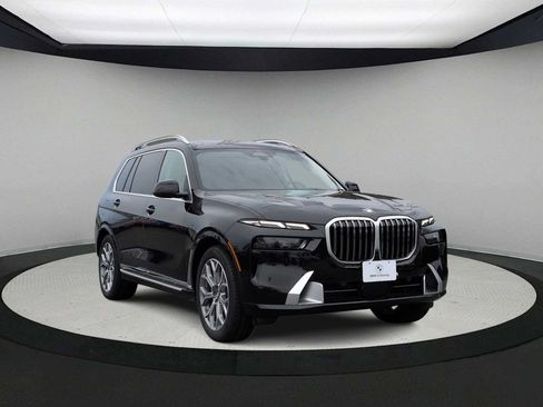 Used 2025 BMW X7 xDrive40i AWD/4WD image 2
