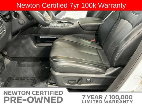 Used 2025 INFINITI QX60 Luxe FWD image 16