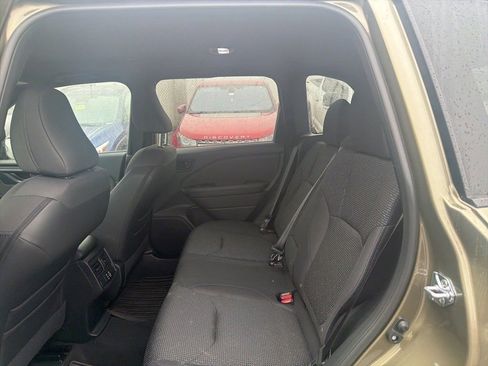 Used 2025 Subaru Forester Premium image 7