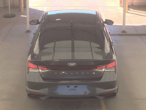 Used 2021 Hyundai Elantra SEL w/ Convenience Package image 10