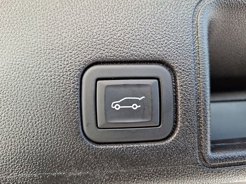 Used 2024 GMC Terrain Denali w/ Denali Premium Package image 32