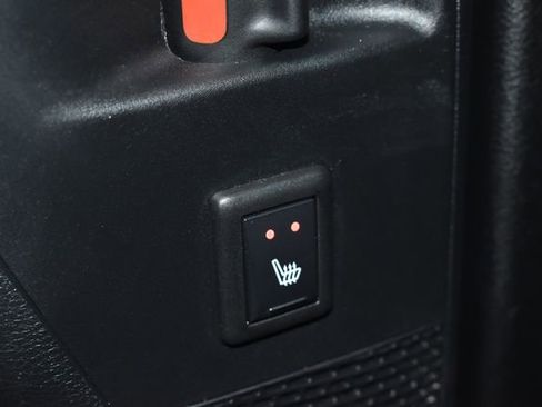 Certified 2025 Chrysler Pacifica Limited image 34